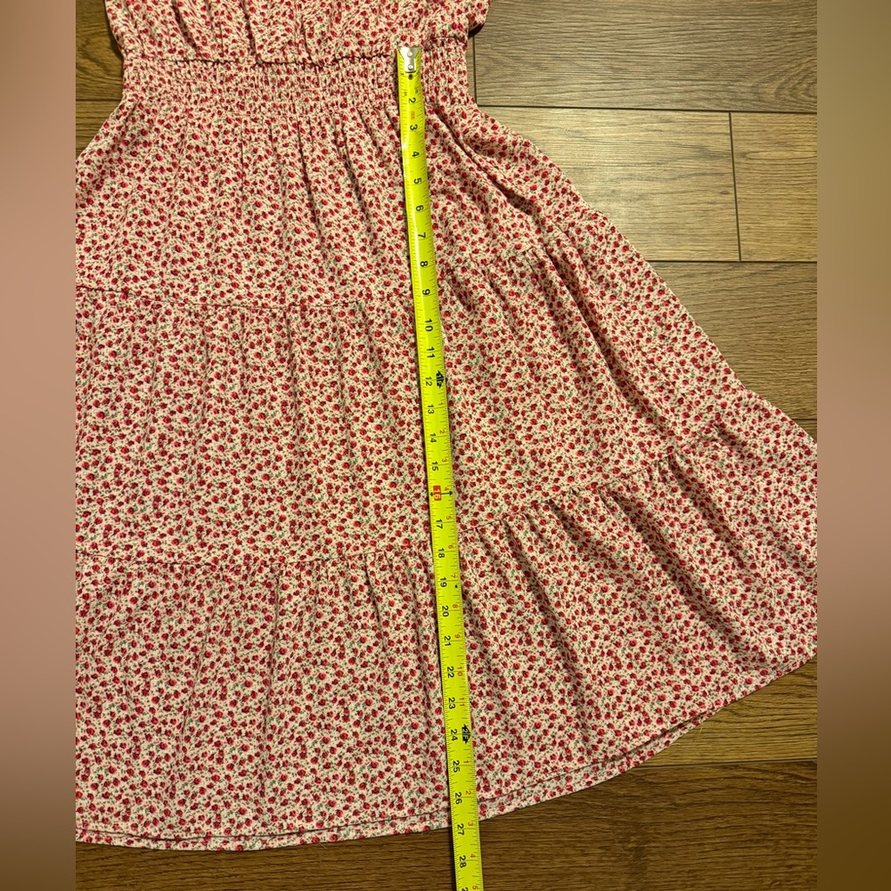 Pink floral tiered midi dress with V-neck and flutter sleeves - Picture 7 of 7